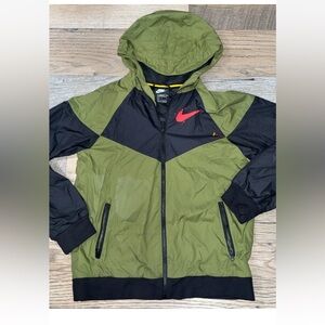 Nike Men's Green and Black Windbreaker Jacket